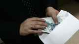 Регионам поручили создать комиссии для борьбы с зарплатами «в конвертах»