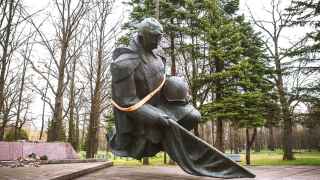 26 апреля в литовском Каунасе демонтировали скульптуру «Солдат», которая была установлена на Советском кладбище.