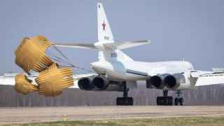 РФ тормозит и не применяет ядерное оружие. На фото – воздушный ракетоносец Ту-160