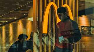 Один из франчайзи McDonald’s предложил $50 каждому, кто хотя бы просто придет на собеседование